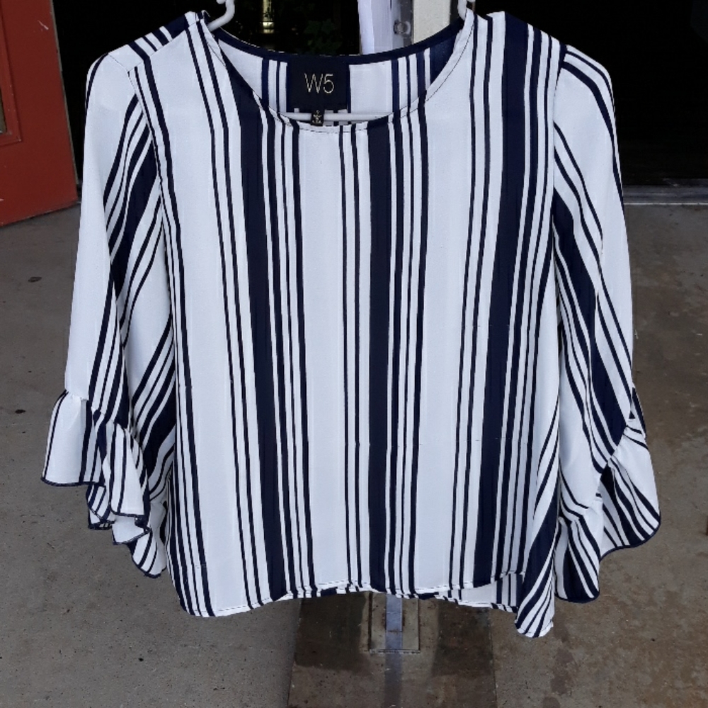 Flounce sleeve top